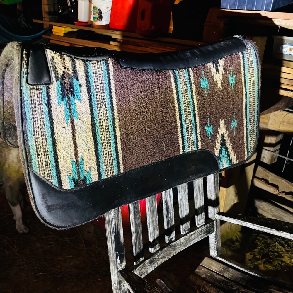 SOLD!! Weaver Contoured Single Weave Wool Blend Felt Saddle Pad - 31 x 32